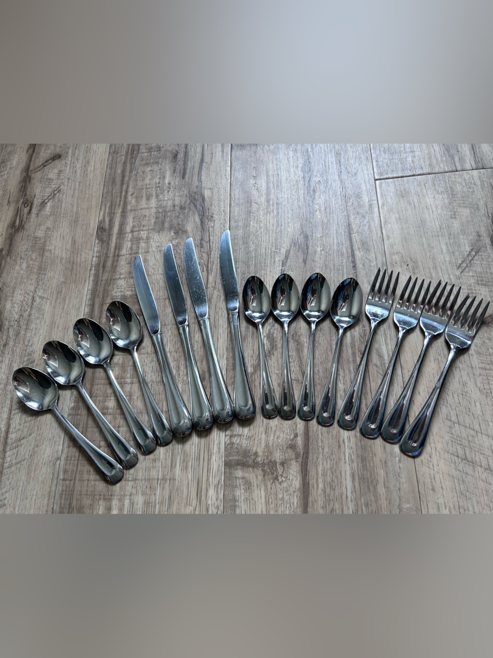 Oneida Satin Sand Dune stainless steel flatware utensils Set 18 Pieces
